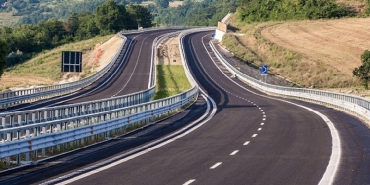 Sot mbyllen përkohësisht disa segmente të autostradave, “Arbën Xhaferi” dhe “Ibrahim Rugova”