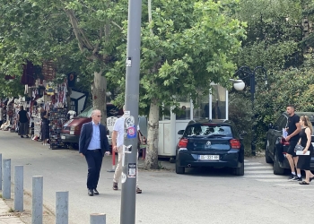 Zëvendëskryeministri në detyrë, Besnik Bislimi, hyri në prokurori për rastin Peci