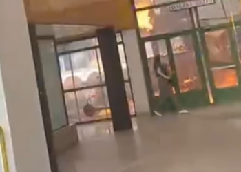 Zjarr në Tregun e Gjelbër në Bregun e Diellit