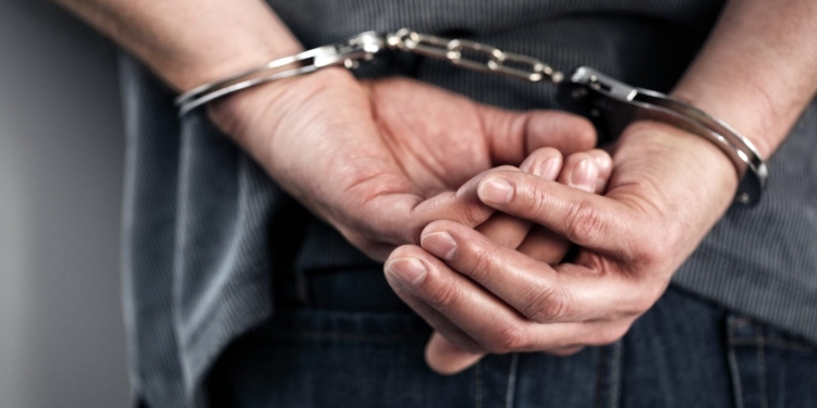 Arrestohen dy burra në Fushë Kosovë, posedonin mbi një kilogramë drogë
