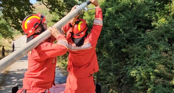 Afro 60 vatra zjarri për 24 orë në Shqipëri