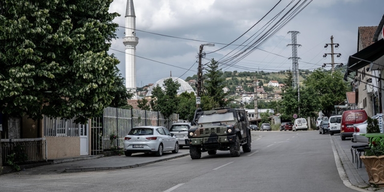 Ushtarët italianë patrullojnë në Dragash