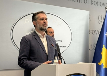 Hajrulla Çeku kandidat për kryetar të Prishtinës, Arben Vitia: Në mënyrë unanime e zgjodhi qendra e Prishtinës