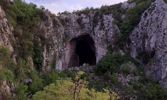 Ra brenda në shpellë, humb jetën një person në Lezhë