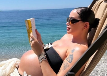 Dafina Zeqiri po shijon pushimet në Shqipëri