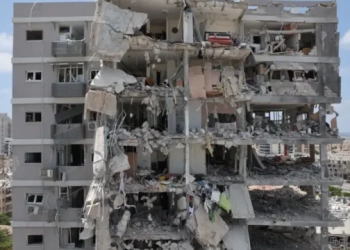 Izraelitët flasin për tronditje nga shkatërrimi, ndërsa iranianët përpiqen të largohen nga Teherani