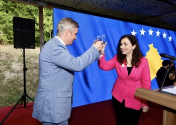Presidentja Osmani mori pjesë në kremten e ditëlindjes së Mbretit Charles