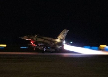 Izraeli e sulmon portin Hodeidah në Jemen, kërcënon me bllokadë detare dhe ajrore