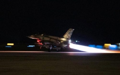 Izraeli e sulmon portin Hodeidah në Jemen, kërcënon me bllokadë detare dhe ajrore