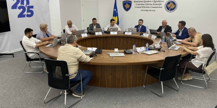 KQZ do t’u dërgojë fletëvotimet votuesve jashtë Kosovës që zgjedhin për të votuar me postë