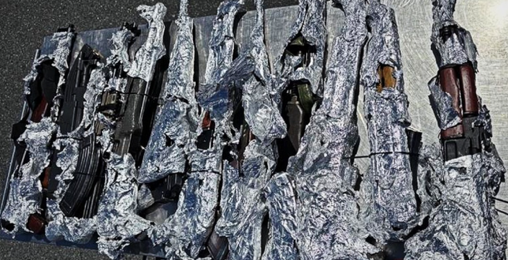 Doganierët kroatë zbulojnë 11 kallashnikovë në veturën e një shqiptari të Kosovës