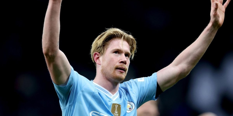 De Bruyne afër Napolit