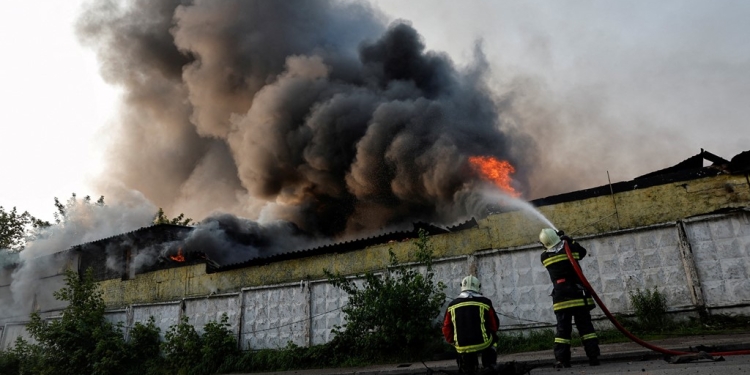Sulm rus në Kiev të Ukrainës, vritet një grua
