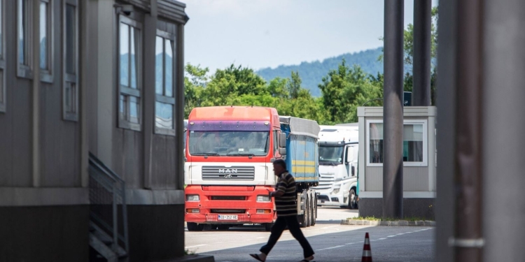 Beogradi pretendon se Kosova ka dëbuar edhe një polic serb