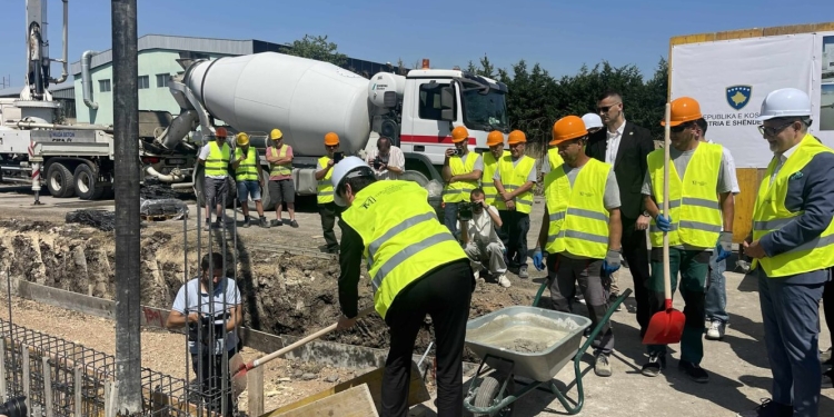 Në Fushë Kosovë nis ndërtimi i deposë qendrore të barnave, investohen një milion e 770 mijë euro