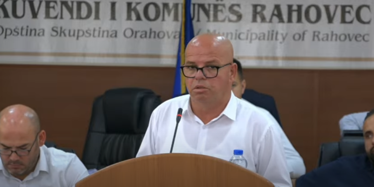 Latifi: Thesari i Shtetit po i sakaton komunat, Qeveria nuk po u jep zgjidhje sfidave të shkaktuara nga kontrata kolektive