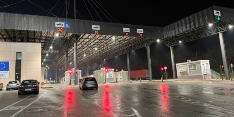 Pas Nikolla Vujoviqit, deportohen nga Kosova edhe dy serbë të tjerë