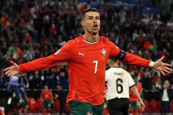 Ronaldo, edhe pse 40-vjeçar, e çon Portugalinë në finale të Ligës A të Kombeve