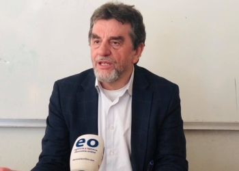 “Po iu fryn fllad a”, pyetja e Krasniqit për mos hapjen e Urës së Ibrit nxit polemikë mes tij e Armend Mujës së VV-së