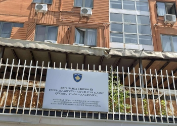 Katër zyrtarë të Ministrisë së Infrastrukturës arrestohen për licencimin e autoshkollave