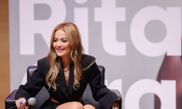 Rita Ora flet për herë të parë për rolin si njerkë: Jam si zana e mirë