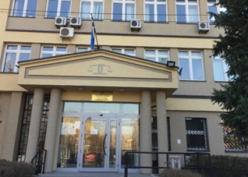 Detaje nga sulmi në oborrin e Gjykatës: Ka nxjerrë një mjet të fortë nga çanta e tij…