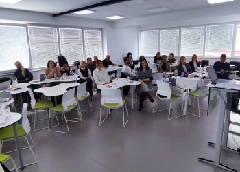 Universum International College organizon workshop mbi Telerehabilitimin