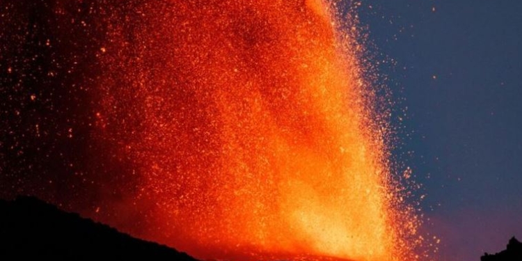 Shpërthen vullkani Etna