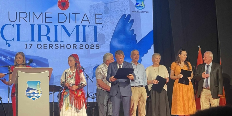 Vushtrria shënon 26-vjetorin e Çlirimit, kryetari Idrizi: Dita më e lumtur për këtë brez që po rritet në Kosovën e lirë