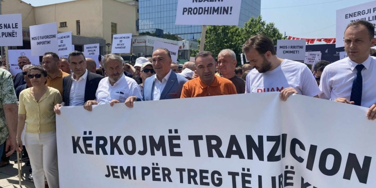 Protesta e bizneseve: Kërkohet që brenda 10 ditësh të pezullohet vendimi i tregut të lirë të energjisë