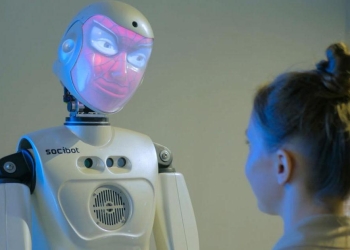 Inteligjenca artificiale përbën një kërcënim më të madh për punët që mbahen nga gratë