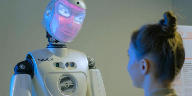 Inteligjenca artificiale përbën një kërcënim më të madh për punët që mbahen nga gratë