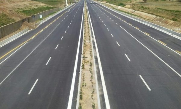 Ndalohet përkohësisht qarkullimi i automjeteve në segmentin e autostradës mbi zonën industriale të Fushë Kosovës