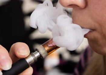 Cigaretat elektronike ëshojnë më shumë kimikate kancerogjene se sa cigaret tradicionale