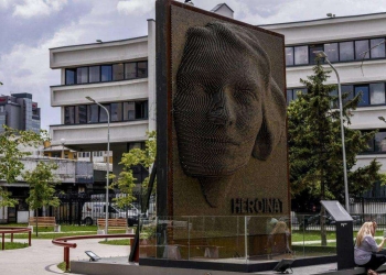 “Për disa, lufta s’ka përfunduar” – Rrëfimet e grave që lufta i ndëshkoi e shoqëria i heshti