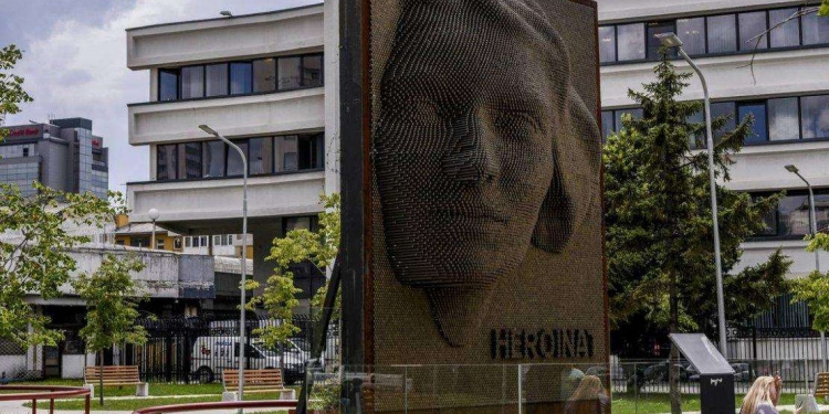 “Për disa, lufta s’ka përfunduar” – Rrëfimet e grave që lufta i ndëshkoi e shoqëria i heshti