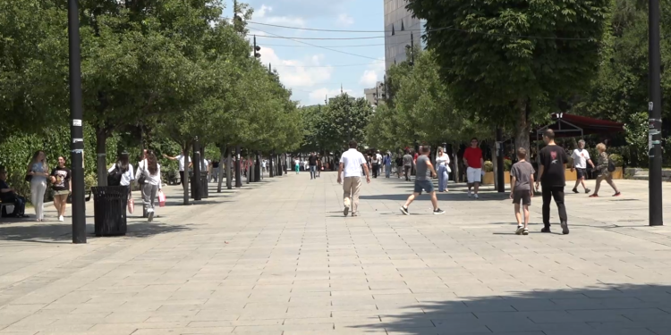 Qytetarët shprehin pakënaqësi, kërkojnë që sa më parë të krijohen institucionet e reja