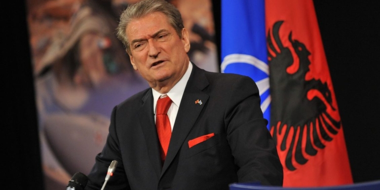 Berisha: Kutitë e votimit u mbushën jashtë dhe u zëvendësuan në qendrat zgjedhore