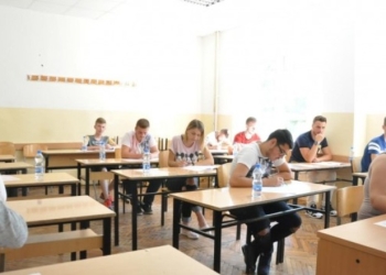 Sot mbahet provimi i maturës