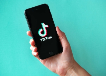 TikTok-u rikthehet në Shqipëri