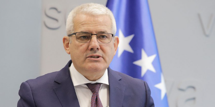 Sveçla: Numri nga i cili u bë kërcënimi me bombë është i lidhur me kriminelin, Ratko Mladiq
