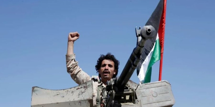 Houthi-t marrin përgjegjësinë për sulmin me raketa ndaj Izraelit