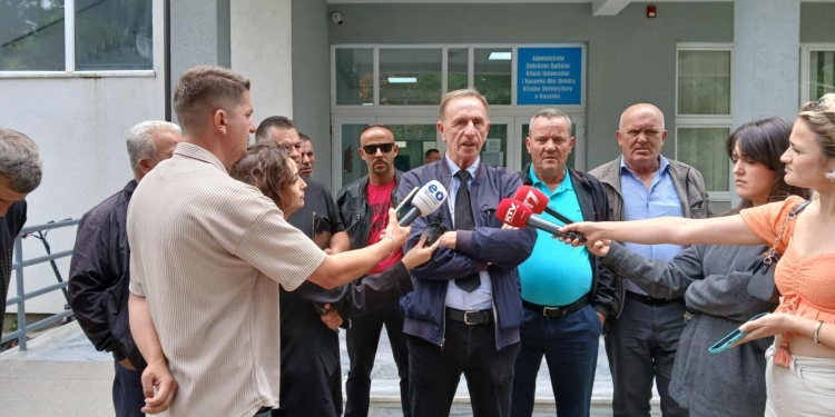 Punëtorët e sigurimit në QKUK hyjnë në grevë nga e premtja, kërkojnë zgjidhje për ndërprerjen e kontratave