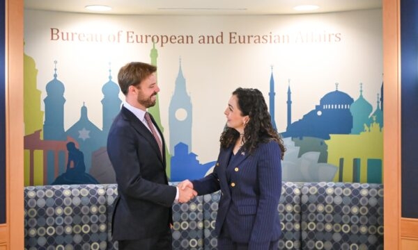Osmani në SHBA – takon zyrtarin për Europë dhe Eurazi, flet për bashkëpunim në mbrojtje e ekonomi