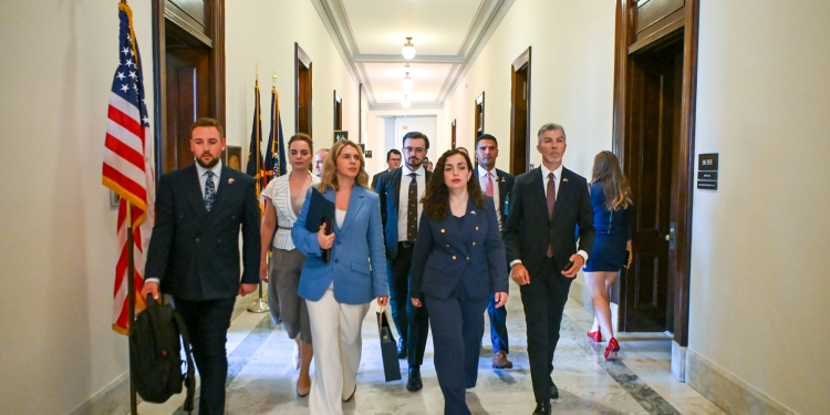 Ekskluzive: Zjarri Shpërthen në Hotelin Kimberly në Manhattan, Presidentja Osmani Jashtë Rrezikut