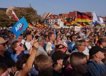 “Partia e ekstremit të djathtë synon të arrijë votuesit e moderuar”, Bild: AfD do të ndryshojë qëndrimin ndaj emigrantëve