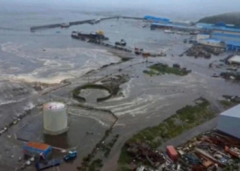 Valët arrijnë në bregun perëndimor të SHBA-së pas tërmetit në Rusi, Japonia heq paralajmërimet për cunami