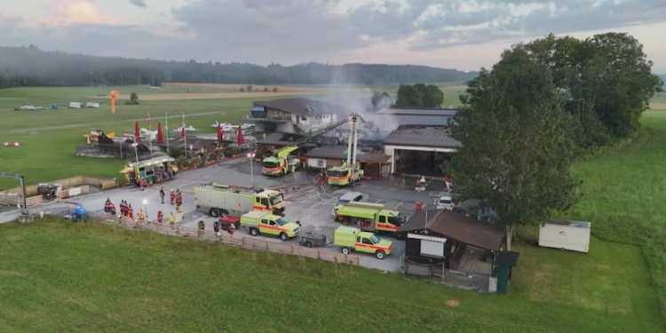 Digjet restoranti në aeroportin e Cyrihut