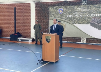 Kurti në diplomimin e kadetëve: Ushtria jonë po ecën me hapa të shpejtë drejt zhvillimit