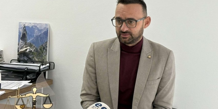Jashari: Arrestimi i zyrtarit policor, goditje për ata që veprojnë kundër interesave të Kosovës